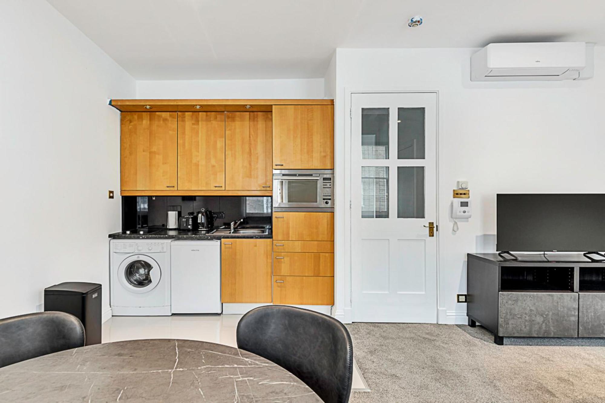 Apartment A One-bedroom Situated In London
