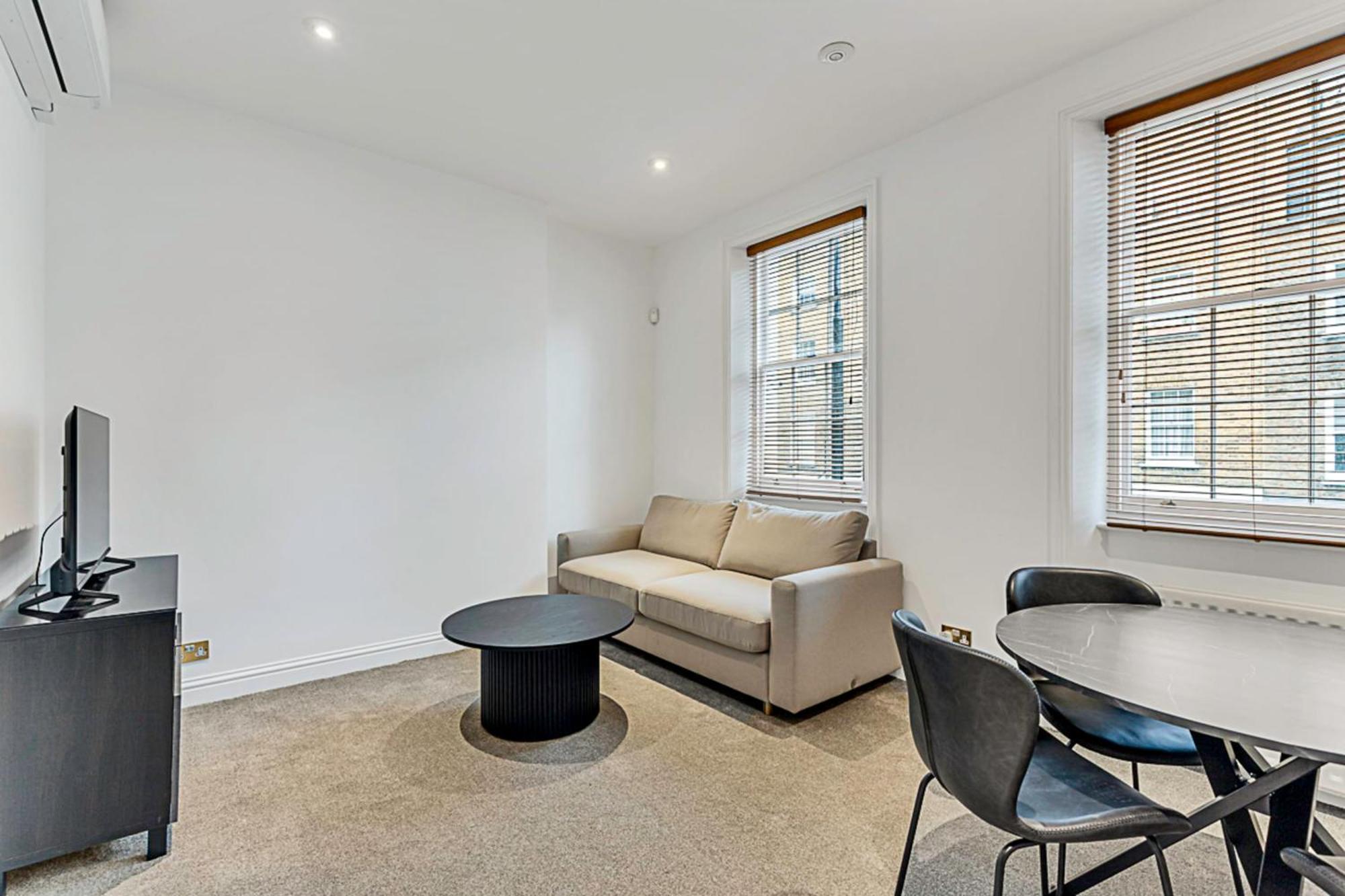 Apartment A One-bedroom Situated In London