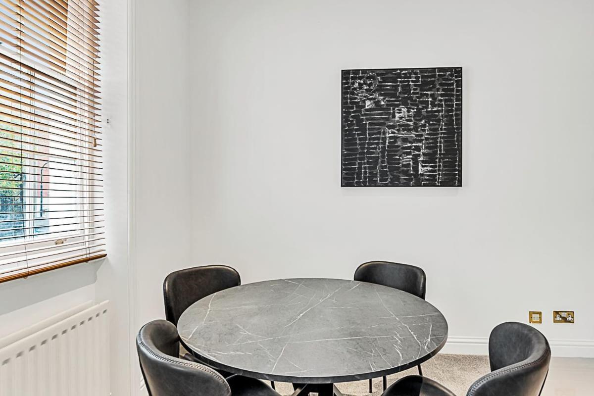 A One-bedroom Situated In Apartment *